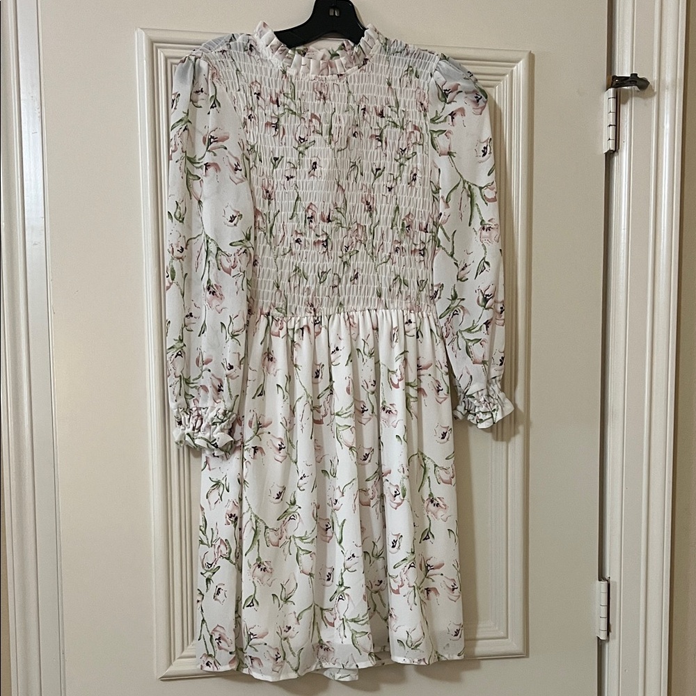 Entro floral smocked dress. NWT